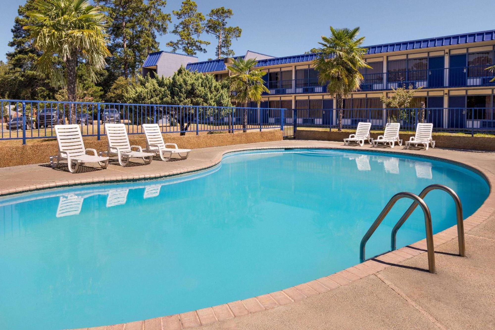 Hotel Days By Wyndham Ms
